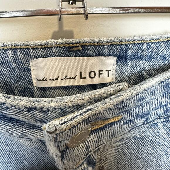 LOFT Women’s Jeans Size 12 Curvy Wide Leg Raw Hem Distressed Light Wash Denim - Picture 8 of 11